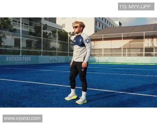 冬季足球明星短袖穿搭探讨与保暖技巧分享